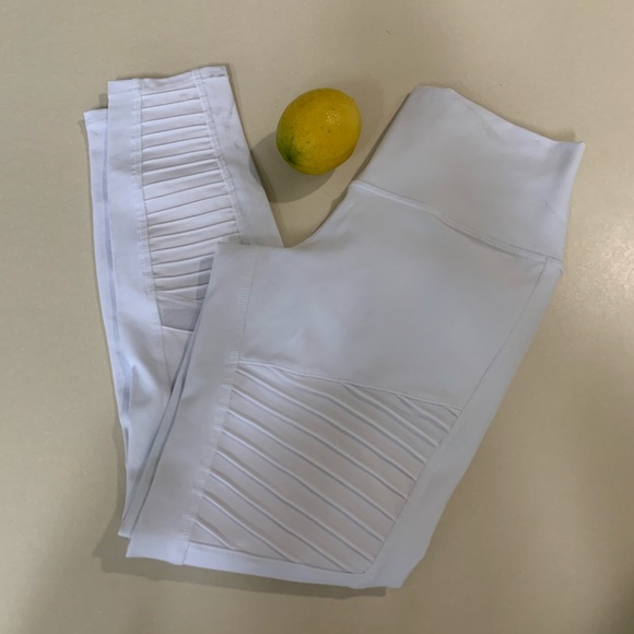 ALO Yoga Pants - ALO Moto leggings